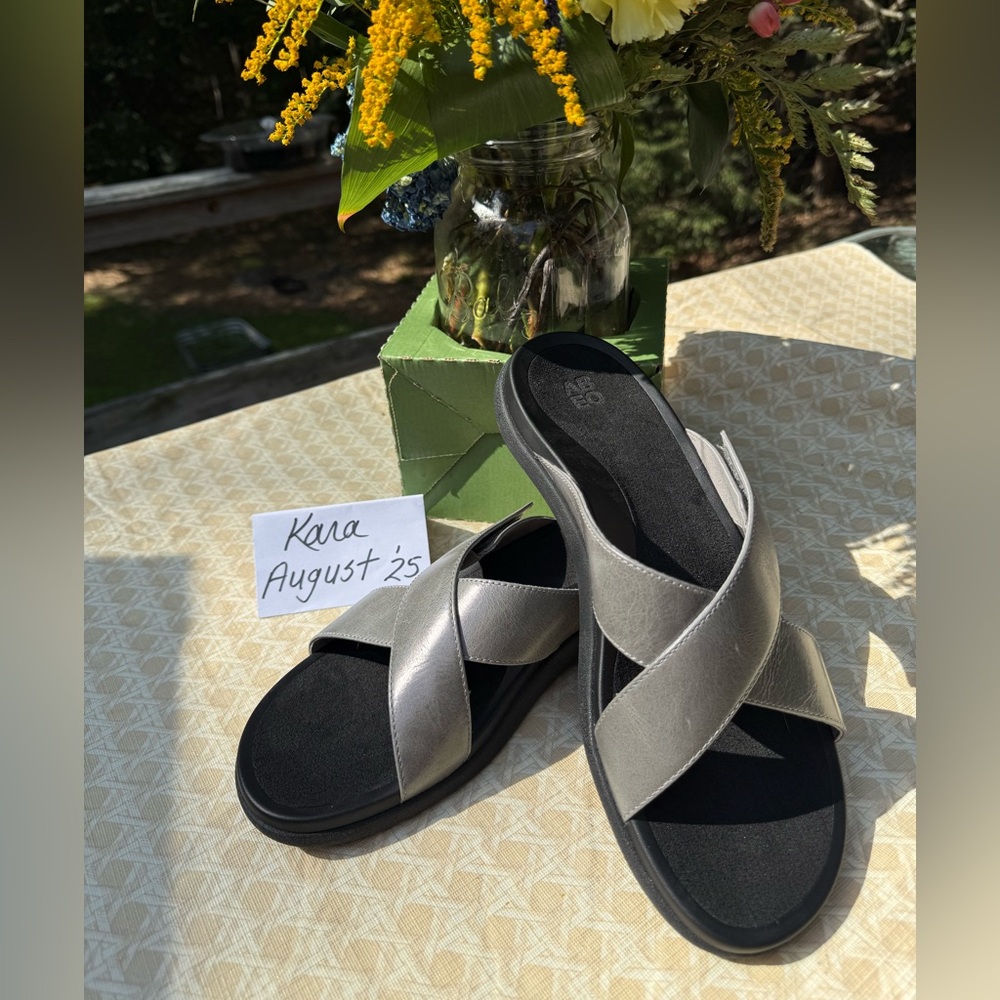 75% off! ABEO Laguna Slide in Silver Leather. Size 9.5 but run big like a 10.